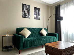 Tyrwhitt apartment, Rosebank